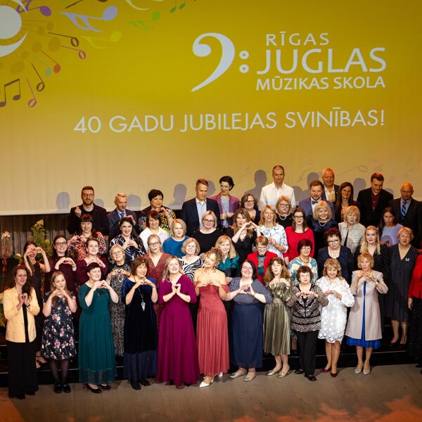 Rīgas Juglas Mūzikas skolas kolektīvs