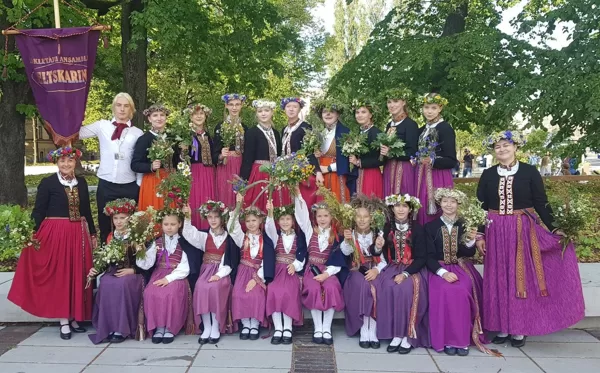 Koklētāju ansamblis ''Zeltskariņi"