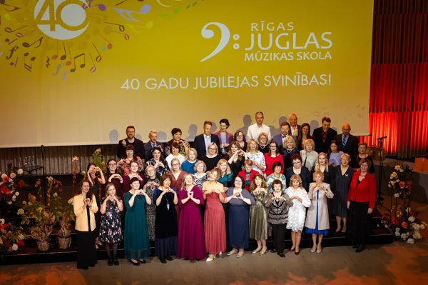 Rīgas Juglas Mūzikas skolas kolektīvs