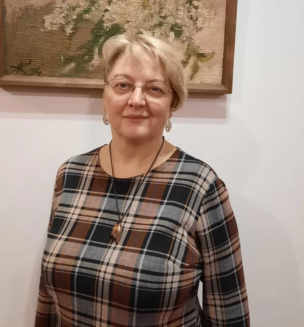 RAMONA KOMANDIERE / klavierspēles skolotāja