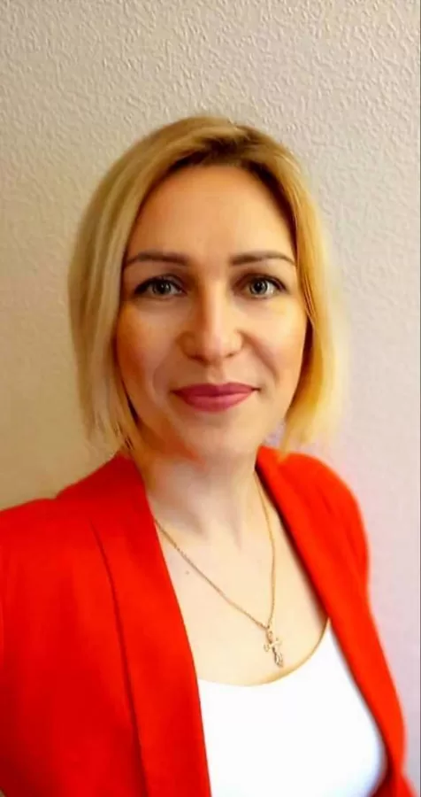 JEKATERINA ZAĻUMA /klavierspēles skolotāja/