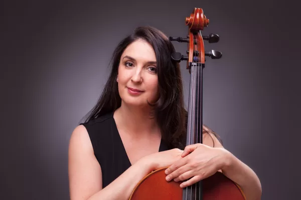IRINA VYLEGZHANINA / čella spēle skolotāja