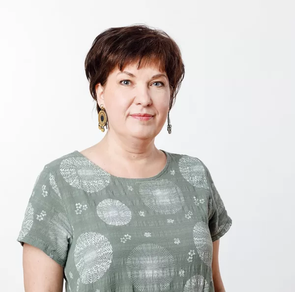 SANDRA GRĪNBERGA /čella spēles skolotāja/