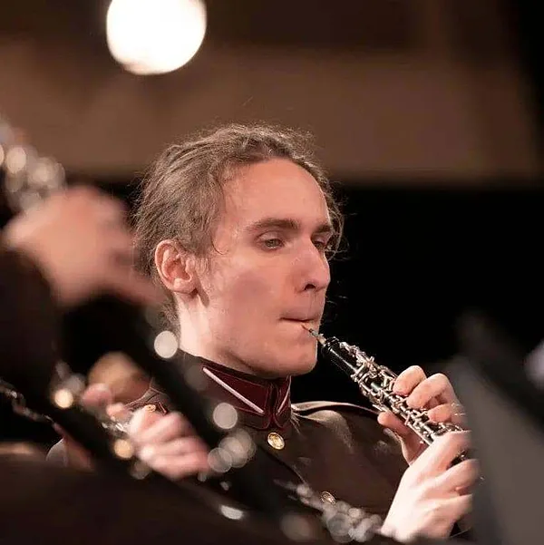 KĀRLIS MUIŽNIEKS / obojas spēles skolotājs/